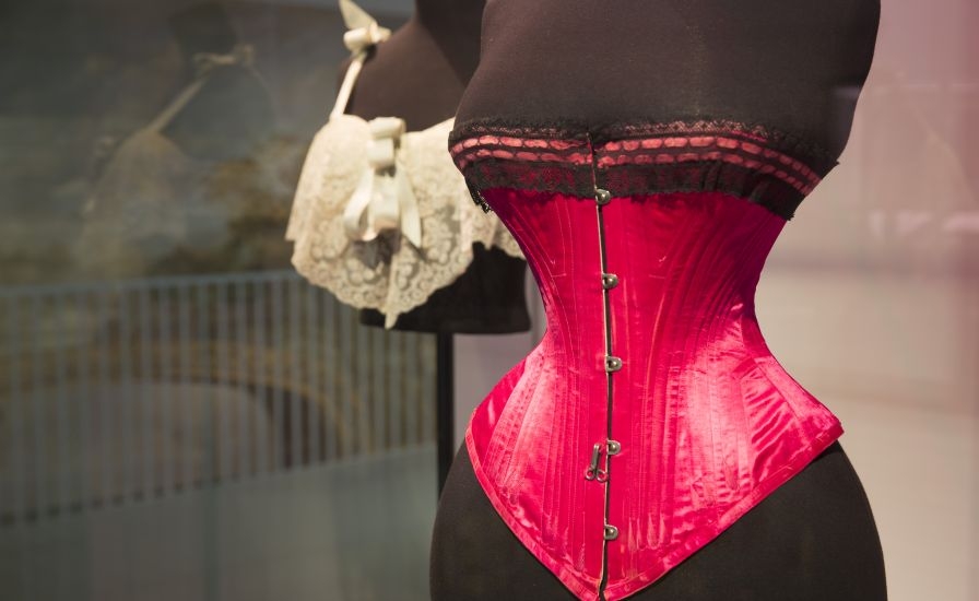 VICTORIA red satin corset - Cadolle