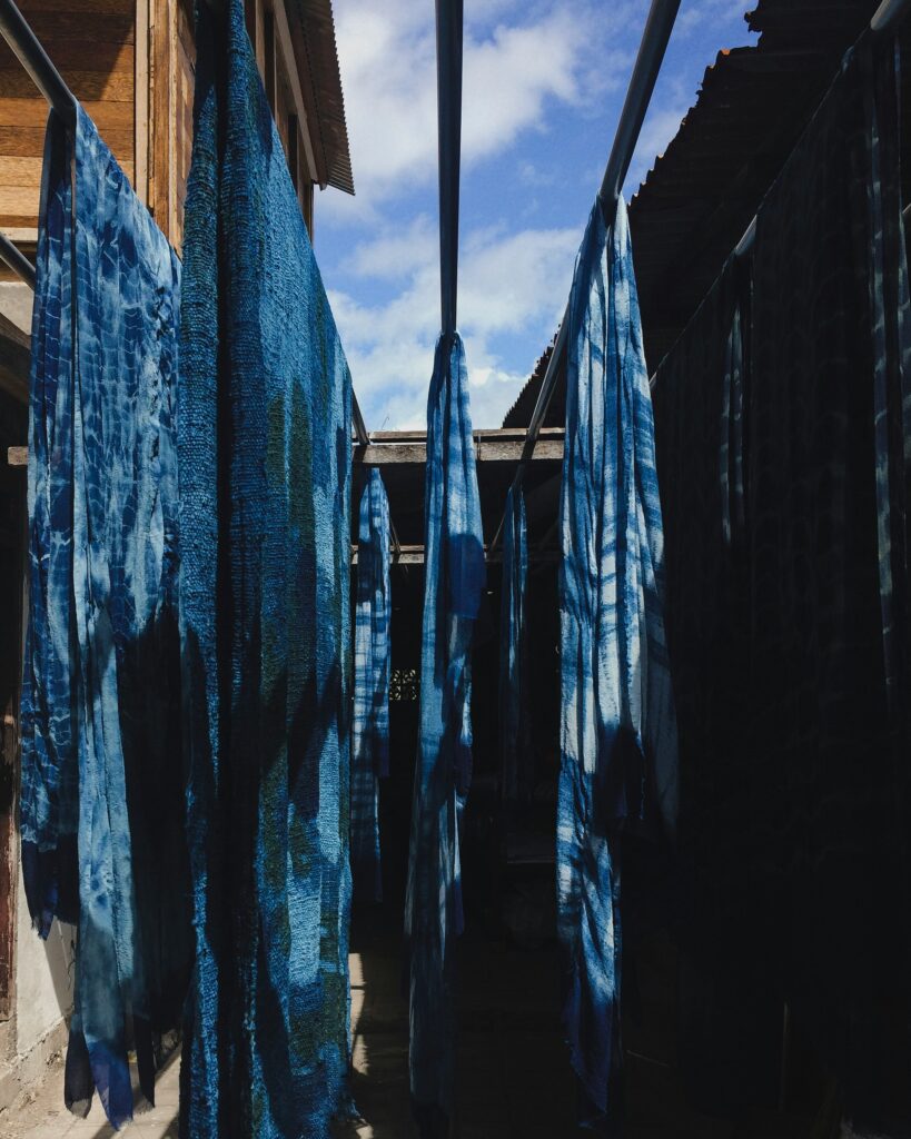 Blue Immersion – Learning Color Where It Is Born